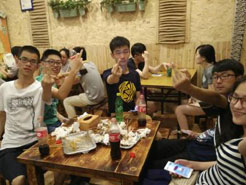 抱由镇烧烤加盟,学烧烤技术,开烧烤店多少钱疯狂烤翅加盟